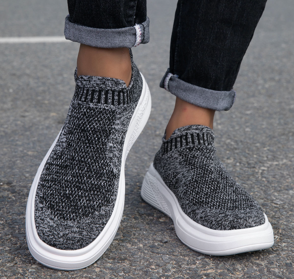 Men’s Breathable Fabric Upper Shoes