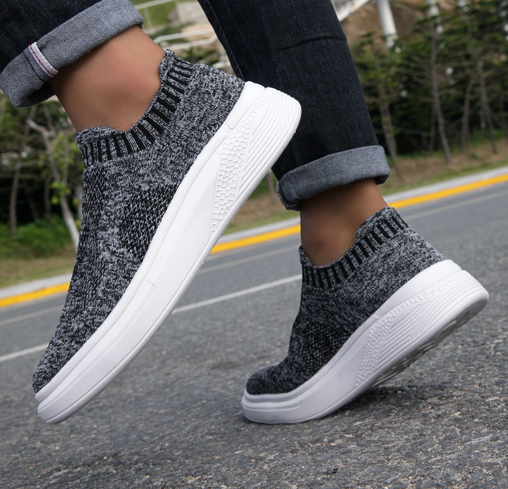 Men’s Breathable Fabric Upper Shoes