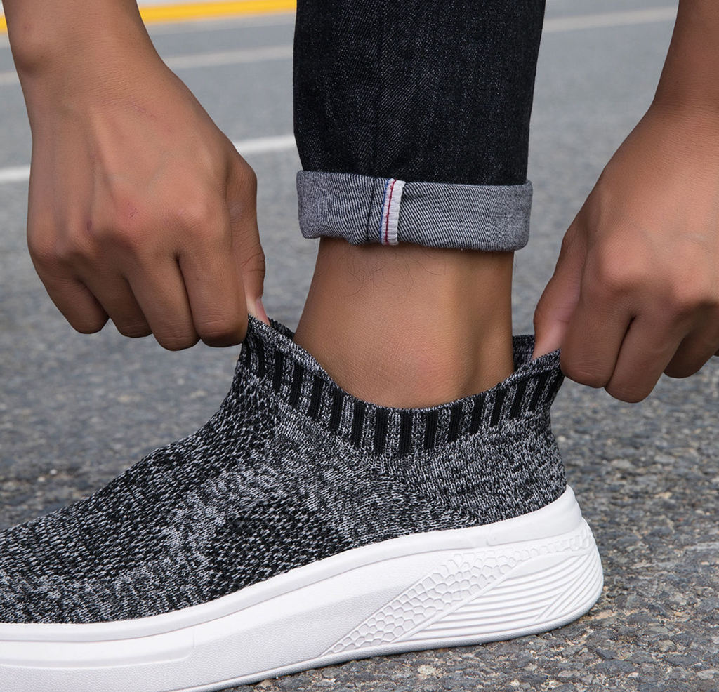 Men’s Breathable Fabric Upper Shoes
