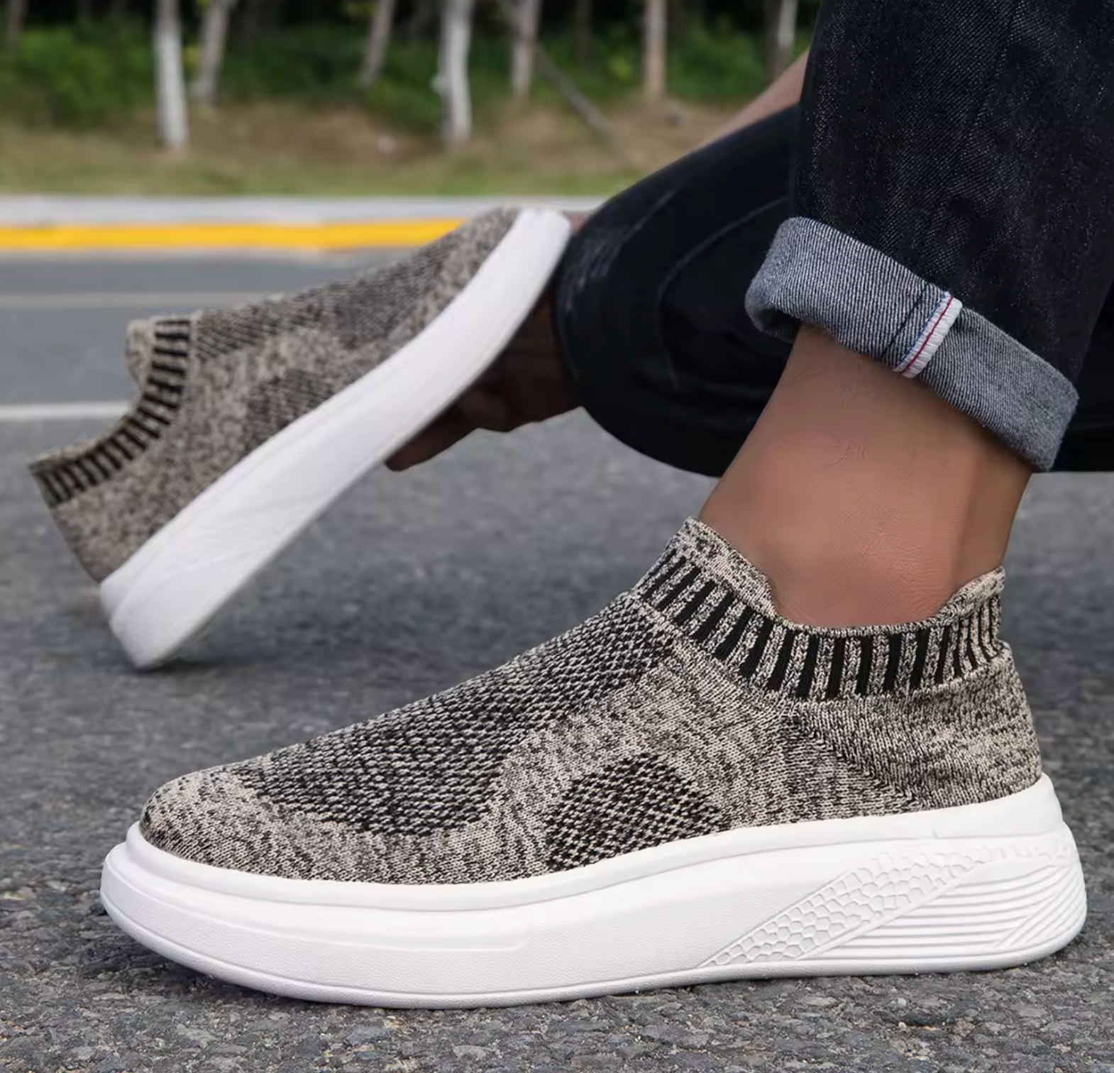Men’s Breathable Fabric Upper Shoes